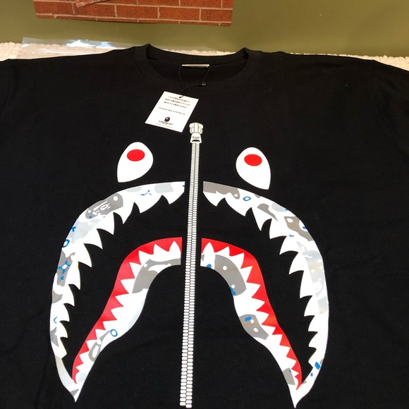 Bape space camo long sleeve shark. - Picture 4 of 6